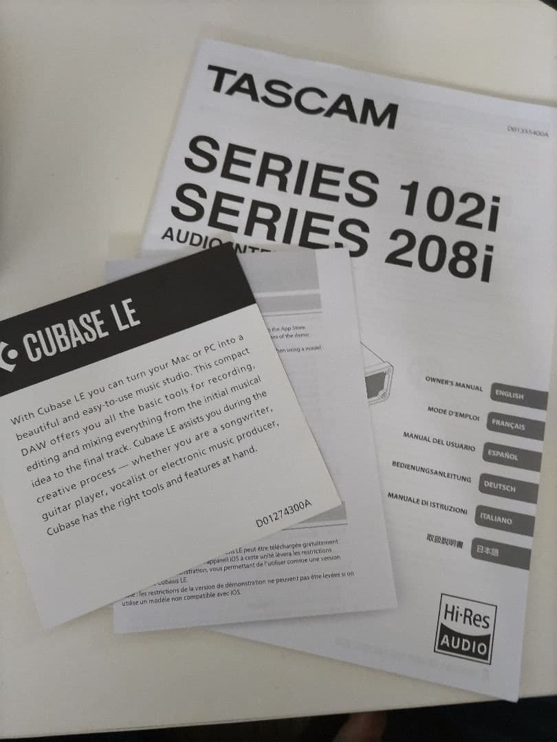 TASCAM SERIES 102i USBオーディオインターフェイス