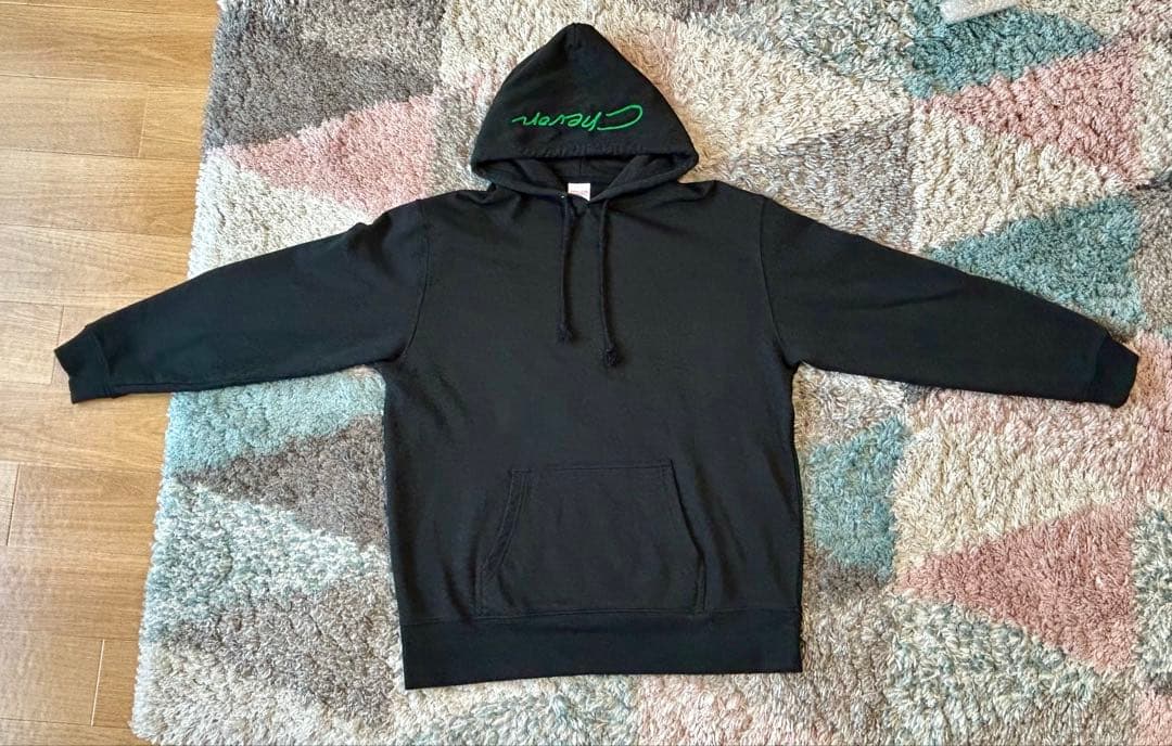 Chevon 谷絹茉優さんカラー　パーカータイプ