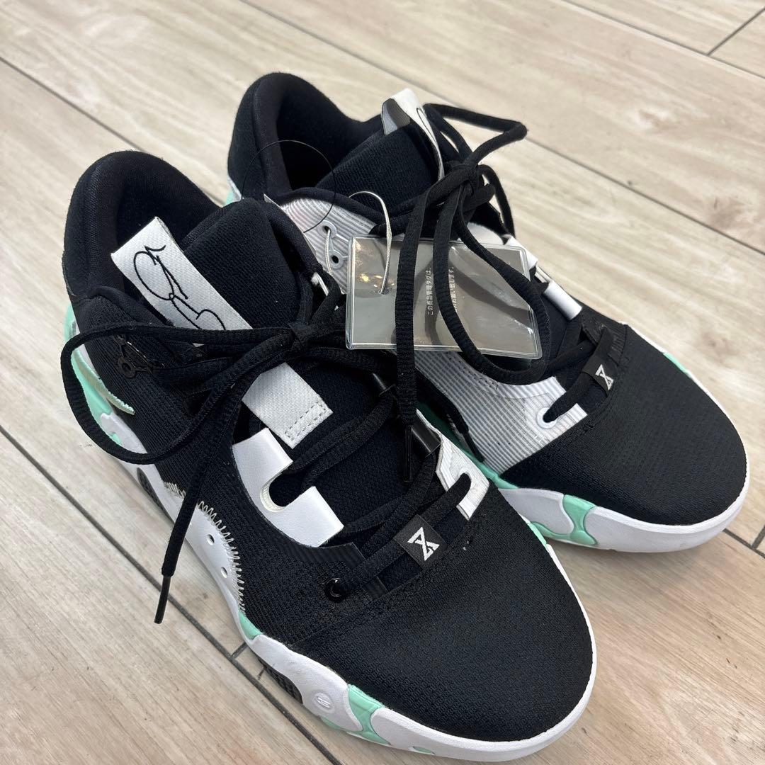 Nike バスケットボールシューズ ブラック/ホワイト/ミント