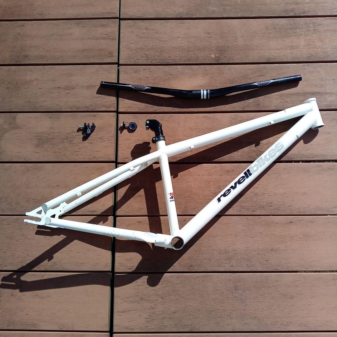 revell bikes MTBフレーム ホワイト　中古品