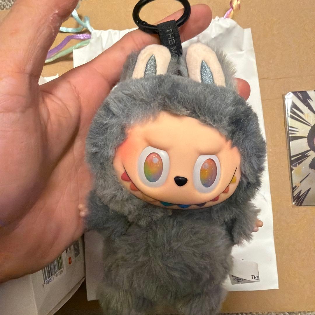 レアカラー！　POPMARTLabubu エナジー　ラブブシークレット