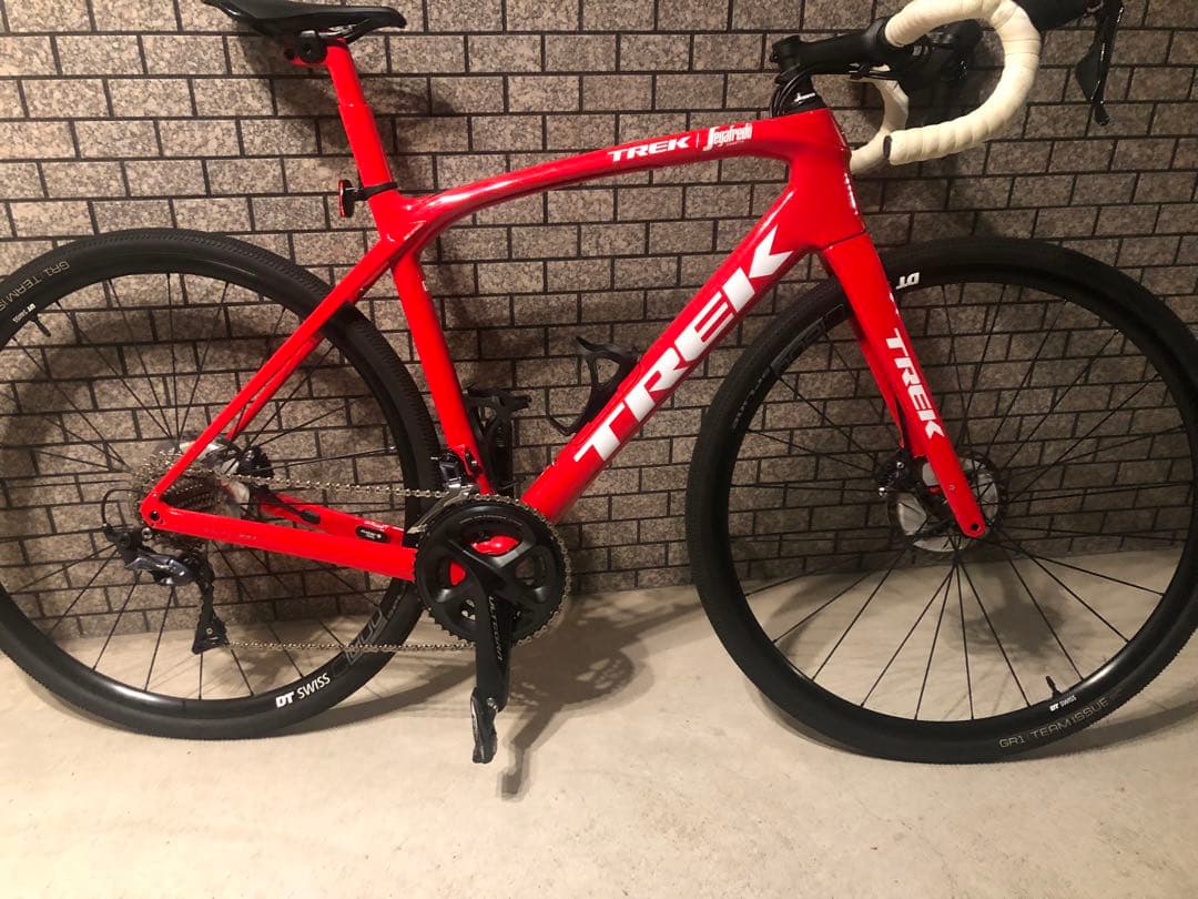 送料込TREK ドマーネSLRロードバイク 赤 DT SWISS ホイール