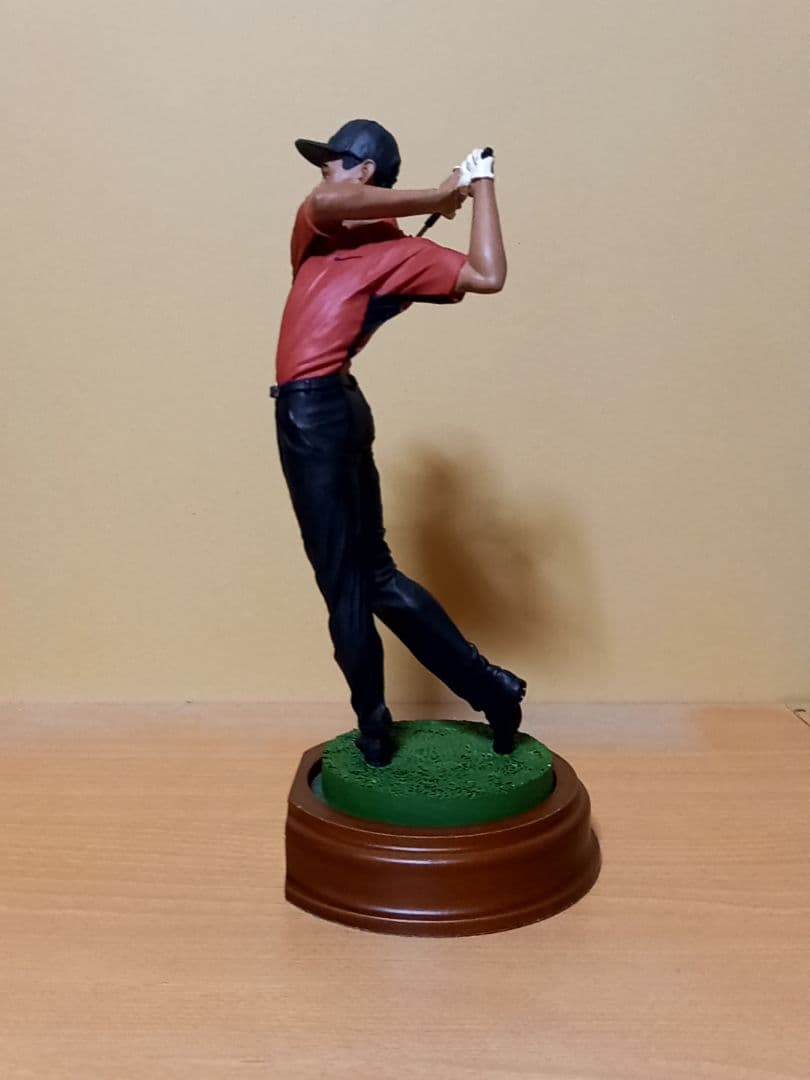 タイガーウッズ　フィギュア　ゴルフ