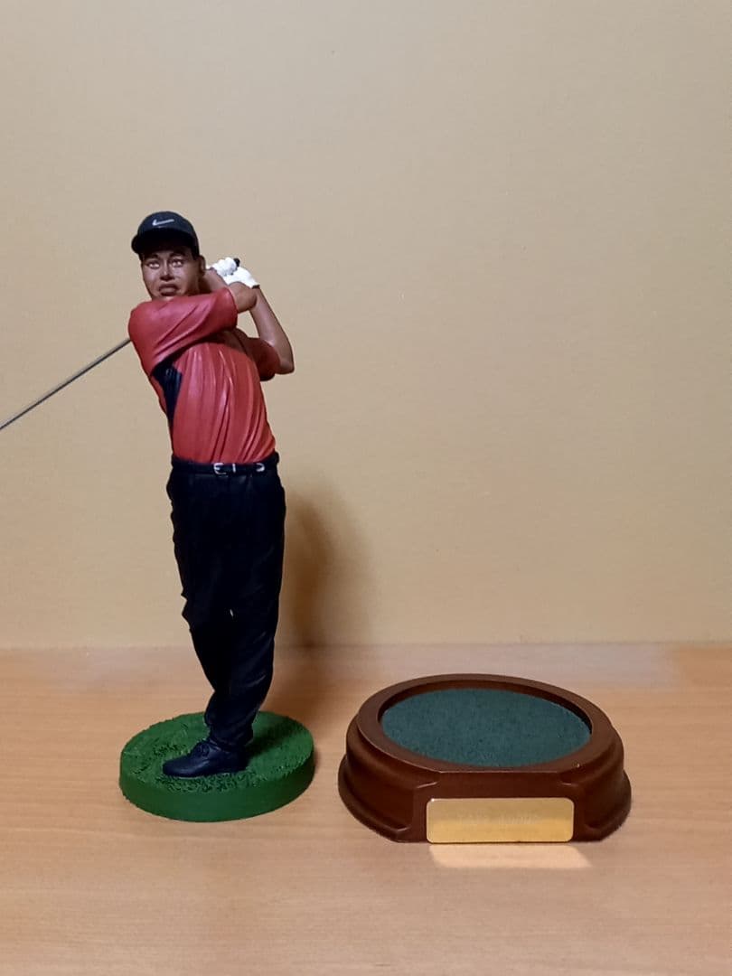 タイガーウッズ　フィギュア　ゴルフ