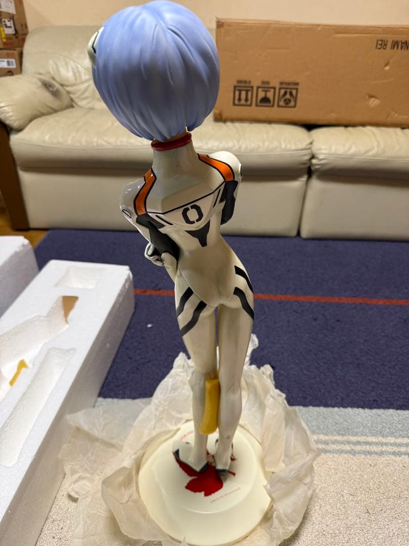 綾波レイプラグスーツVer. 1/2.5スケールコールドキャスト製塗装済み完成品