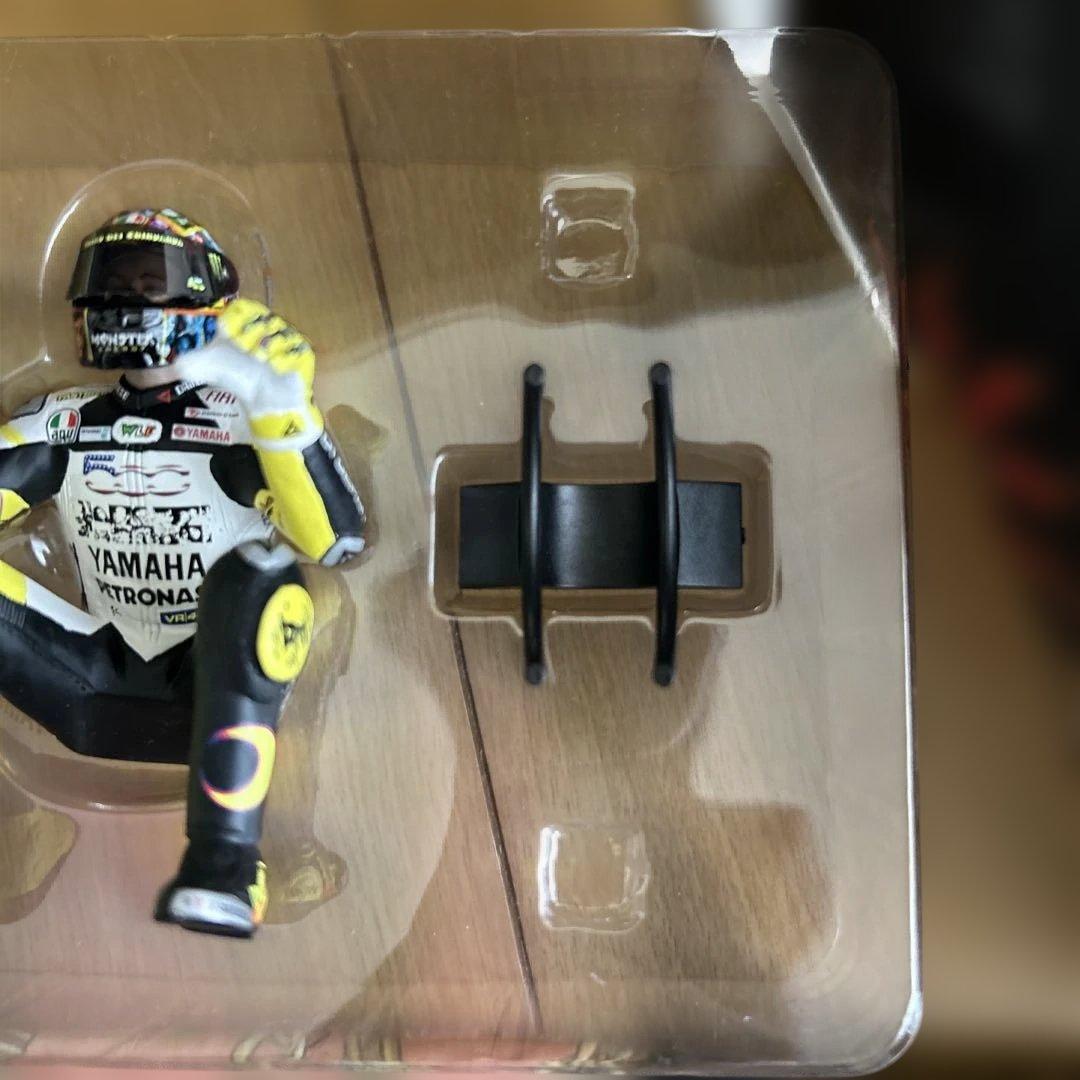 ミニチャンプス バレンティーノ・ロッシ 1/12スケール　フィギュア