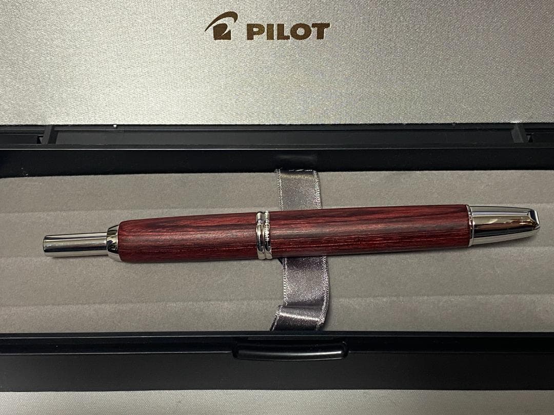 PILOT キャップレス 木軸 ディープレッド EF