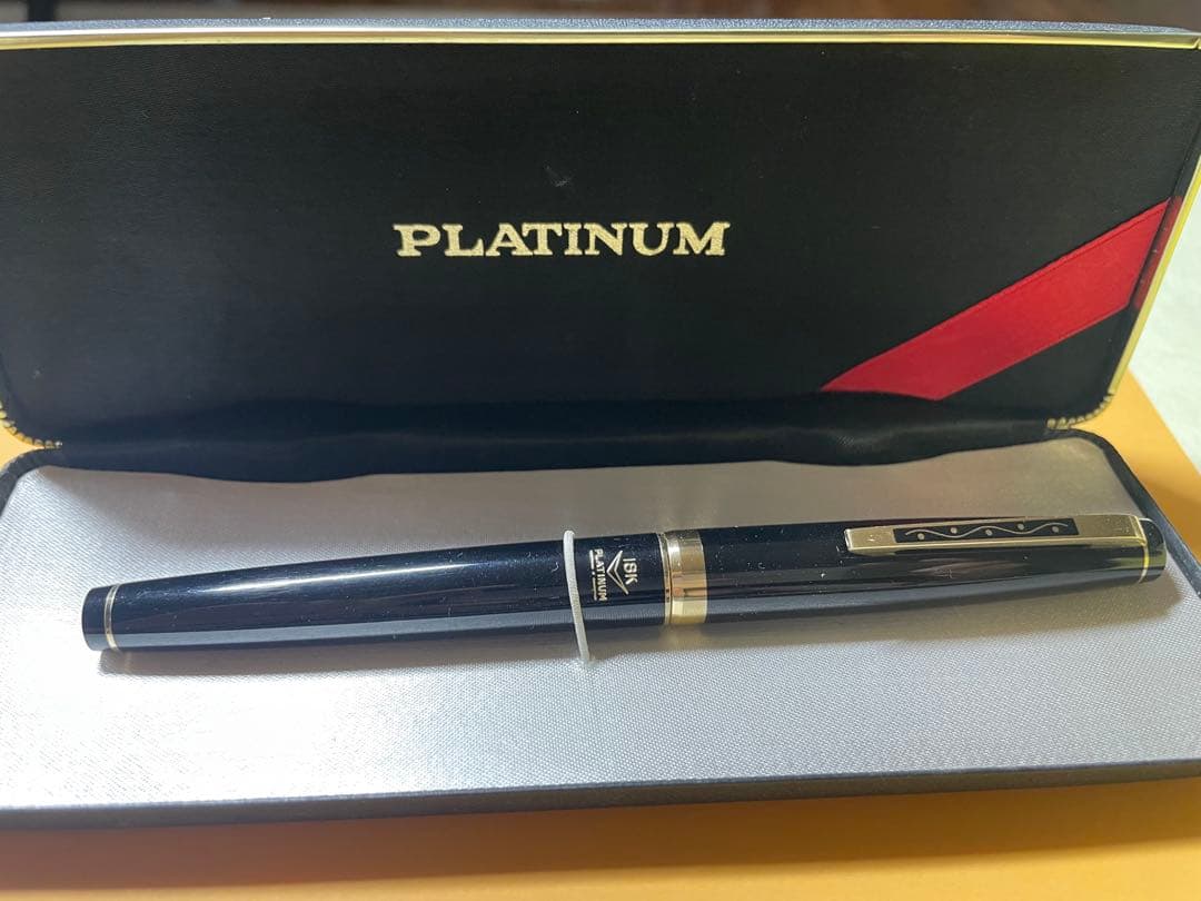 昭和レトロ　PLATINUM ブラック 万年筆　中字