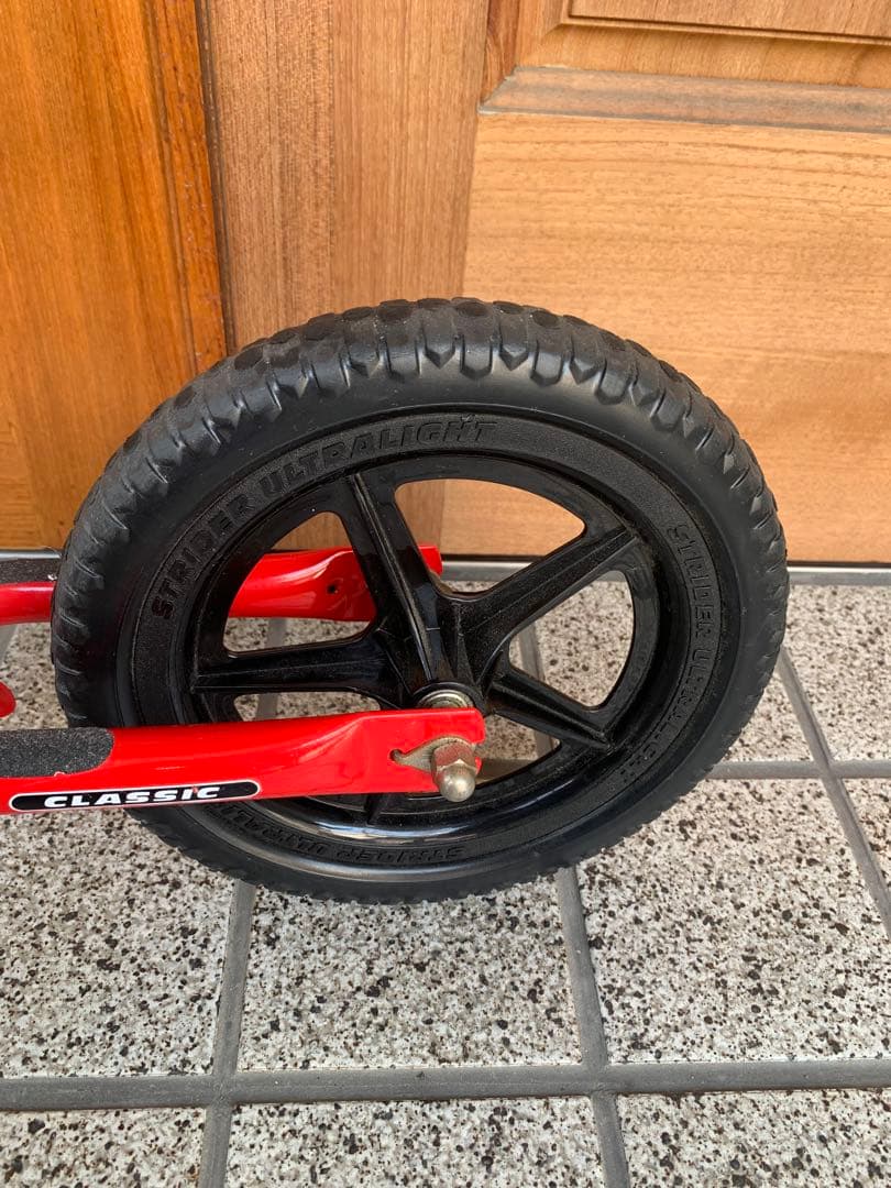 STRIDER バランスバイク 赤　正規品