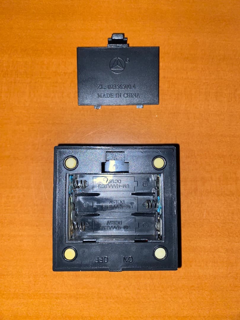 牙狼クリスタルアートRED REQUIEM(牙狼顔アップ・ザルバ顔アップ)台付き