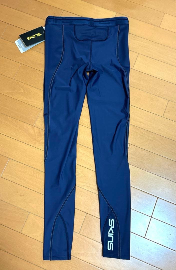 まあ～ご 　SKINS タイツ　M