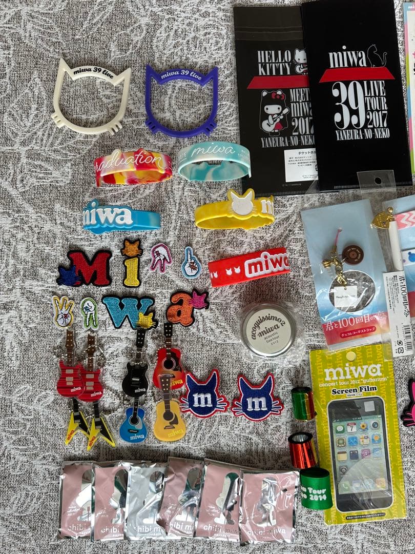 miwaグッズセット（ライブT、タオル、キーホルダー、完バッチ、ファイルect）
