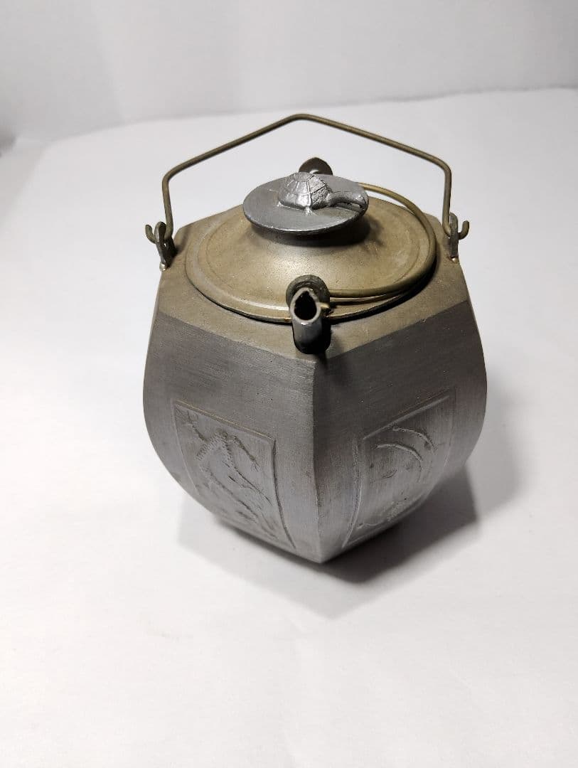 六角形金属製茶釜