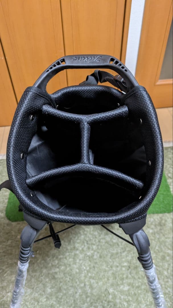 新品同様 タイトリスト Titleist スタンドキャディバッグ 黒/赤