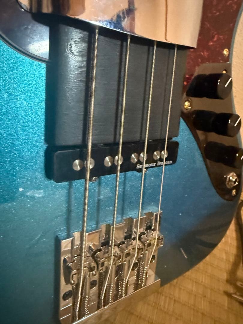 メタリックブルー 4弦エレキベース　ノーブランド　カスタム