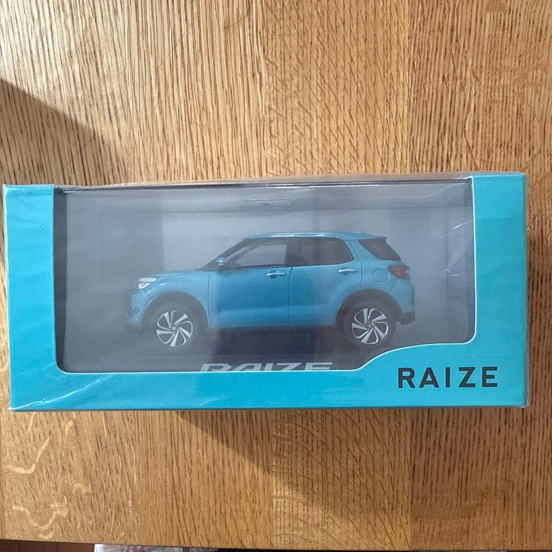 RAIZE トミカ 初回特別　ミニカー 水色 1/30 スケール ダイキャスト