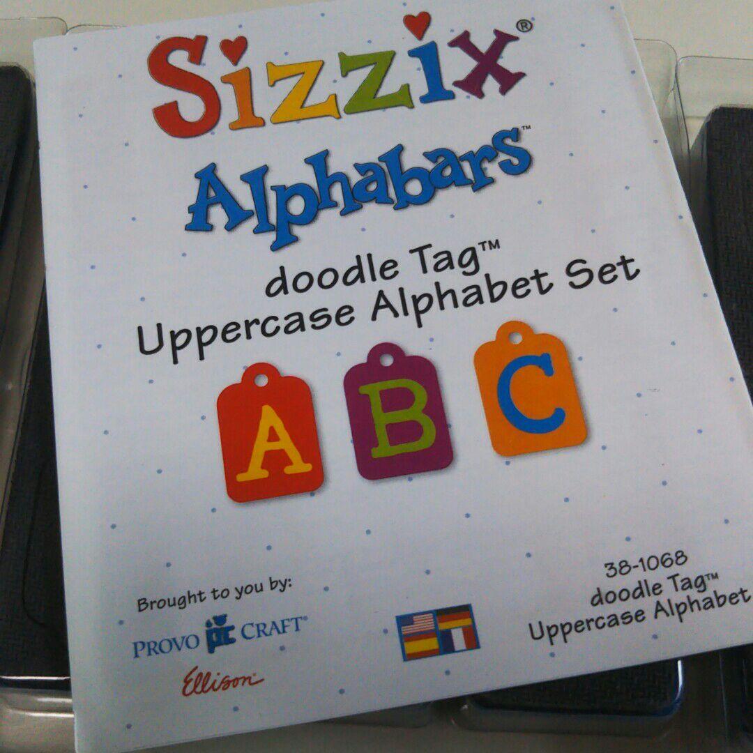 シジックス アルファベット ダイ タグ doodle tag 大文字