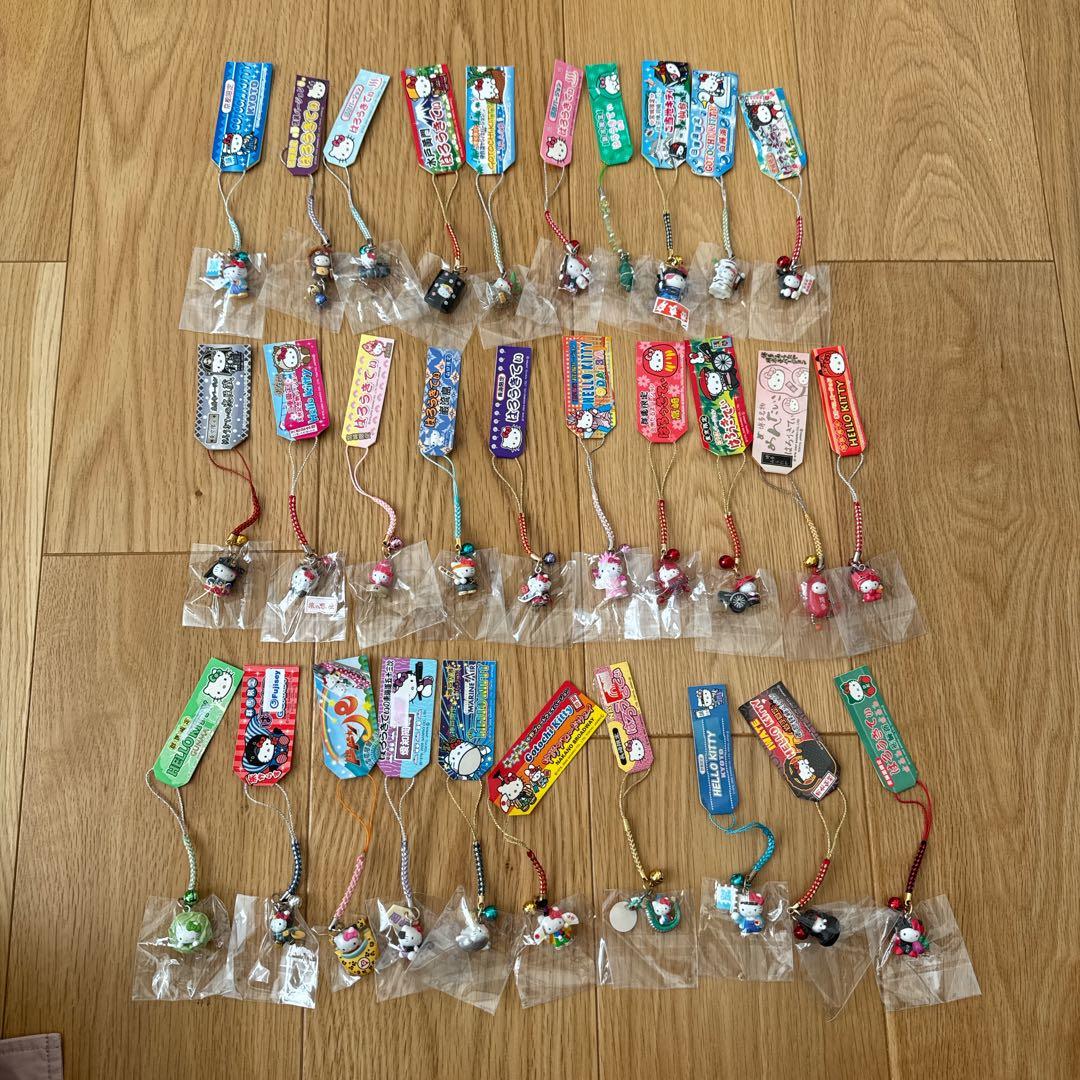 ハローキティ　ご当地キティ　ストラップ　557個おまとめ セット売り　根付け