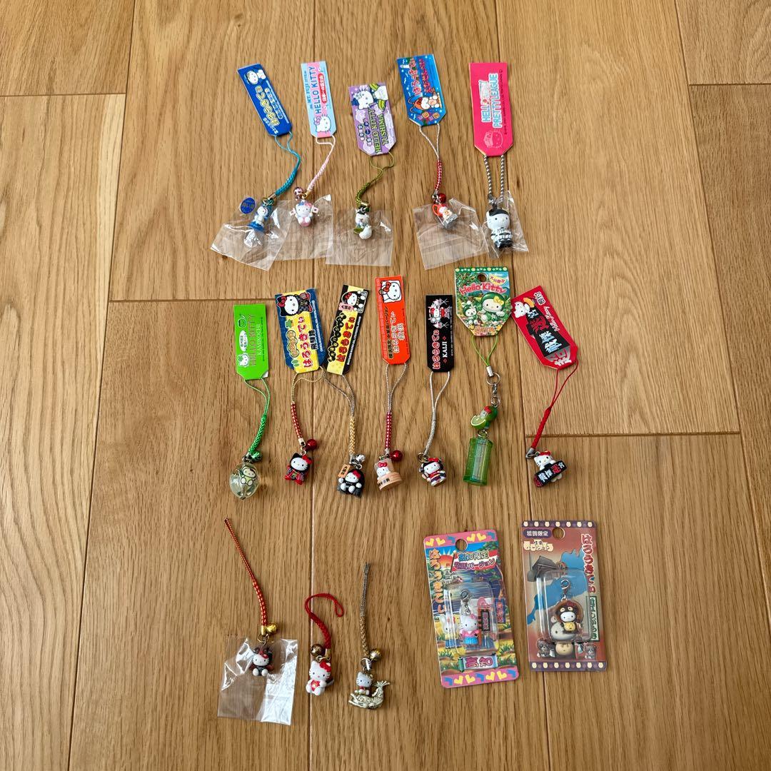ハローキティ　ご当地キティ　ストラップ　557個おまとめ セット売り　根付け