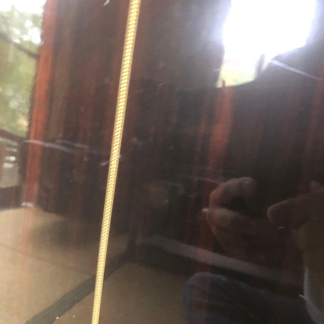 アコースティックギターです