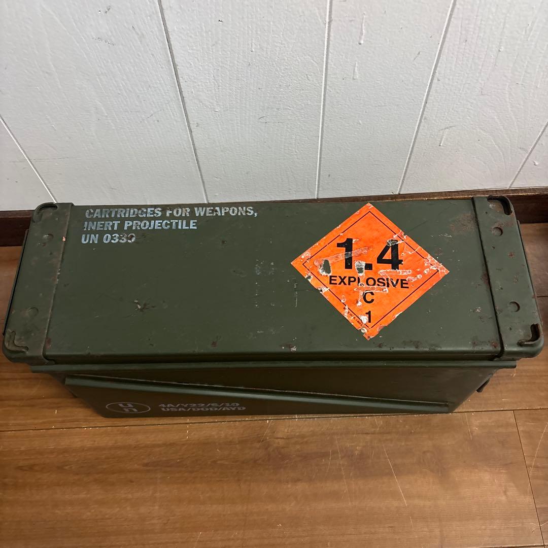 米軍　実物　AMMO BOX 40mm 32CARTRIDGES 弾薬箱