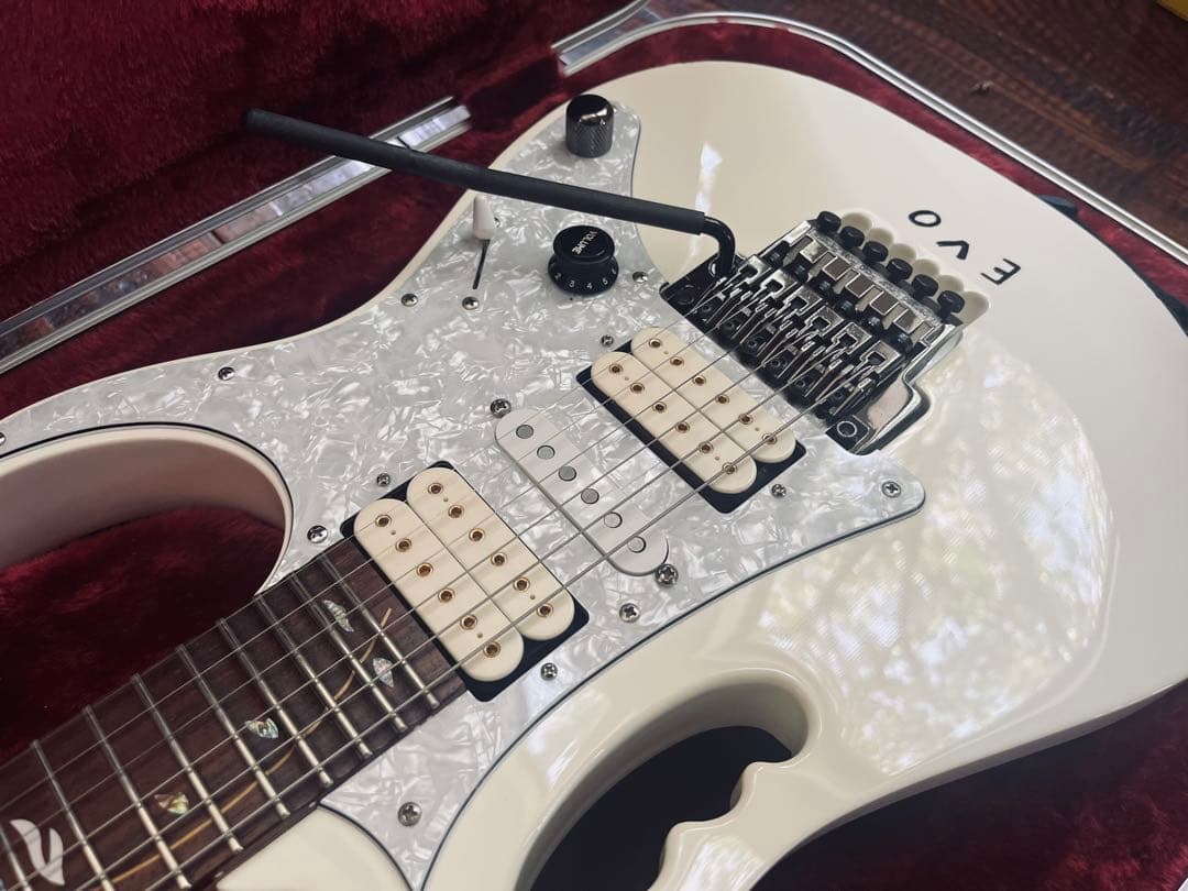 Ibanez JEM7V-WH スティーヴ・ヴァイ (EVOモディファイ)