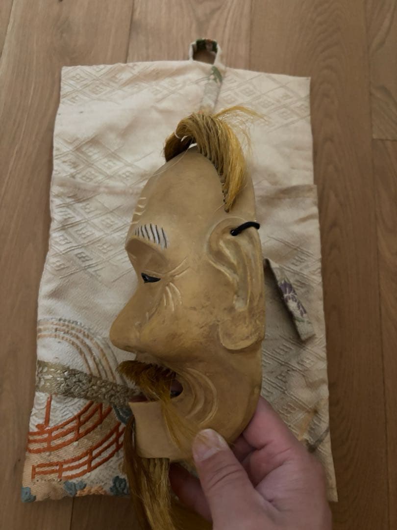 能面　木製 収納袋付き　手彫り