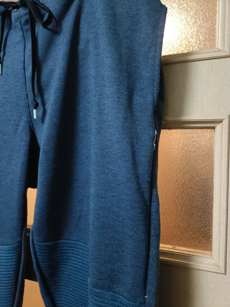 ONダークグレー ハイネックジャケット フード付きセットアップ