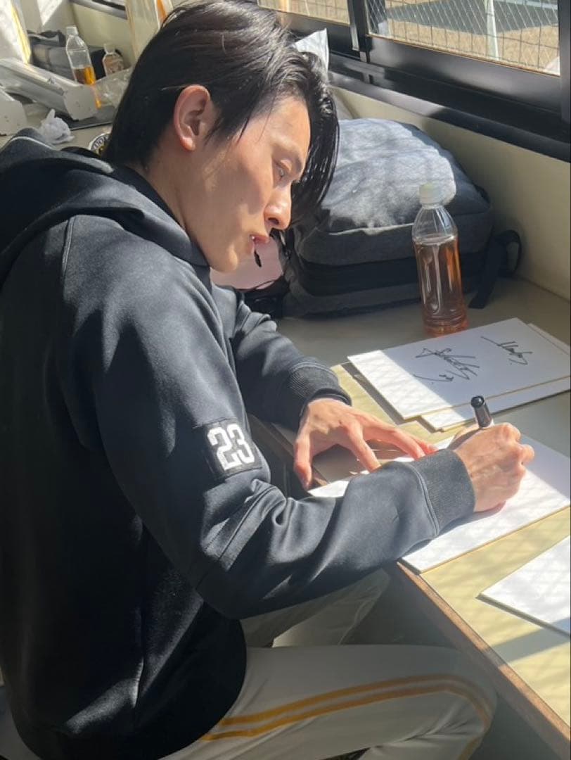 周東　2026年版サイン　SoftBank Hawks ユニフォーム サイン入り