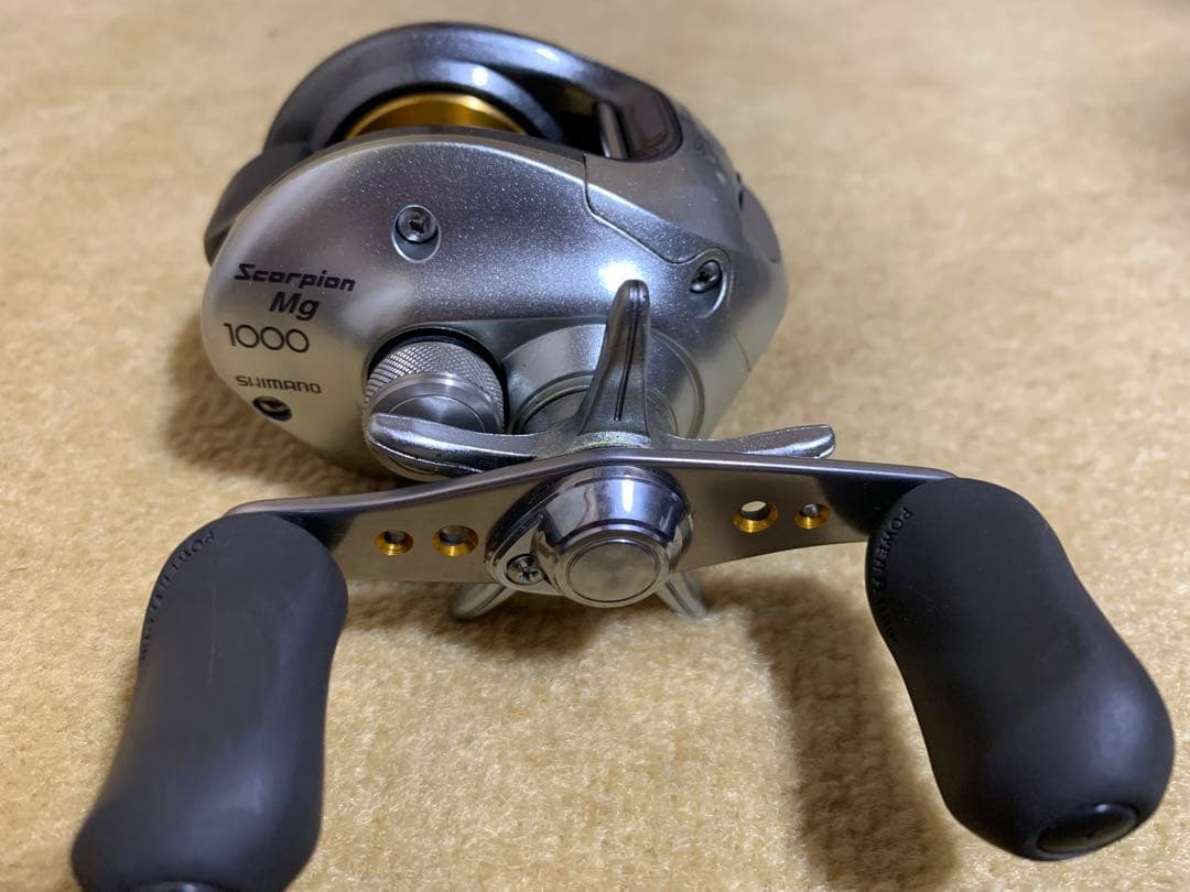 美品　Scorpion Mg 1000 ベイトリール