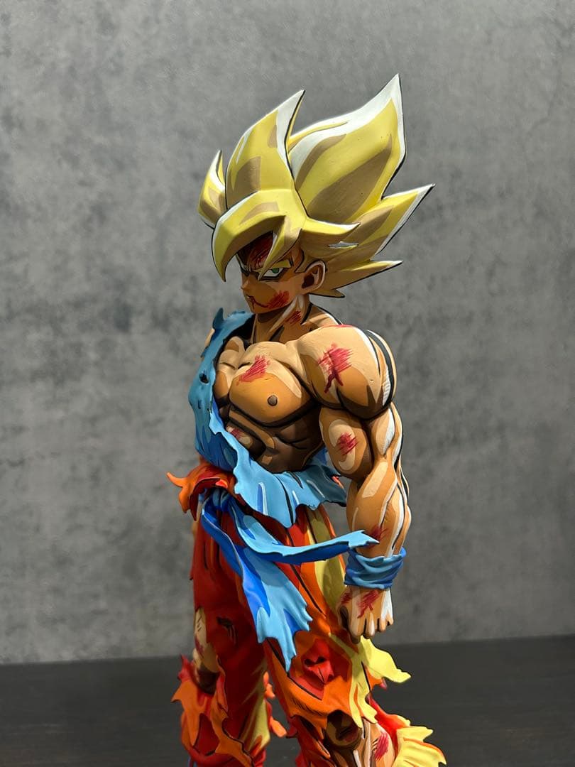 孫悟空　リペイントフィギュア　超サイヤ人