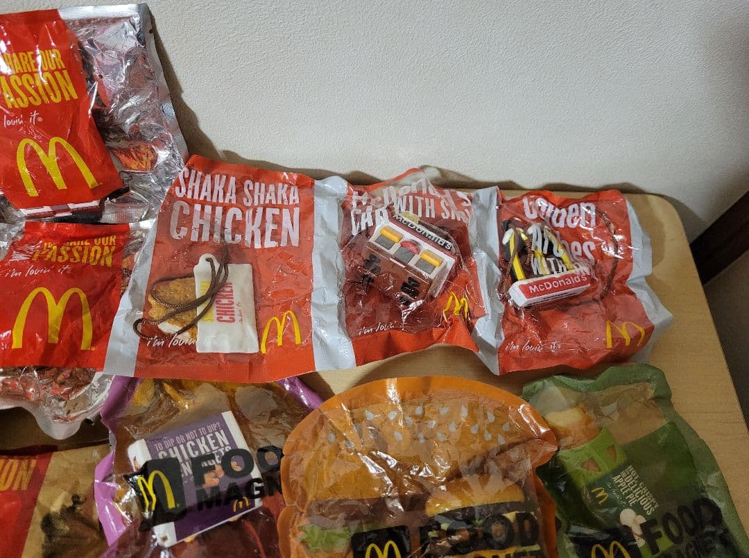 激レア！マクドナルド新品「フードストラップ1〜3弾＆マグネット」全コンプ21点