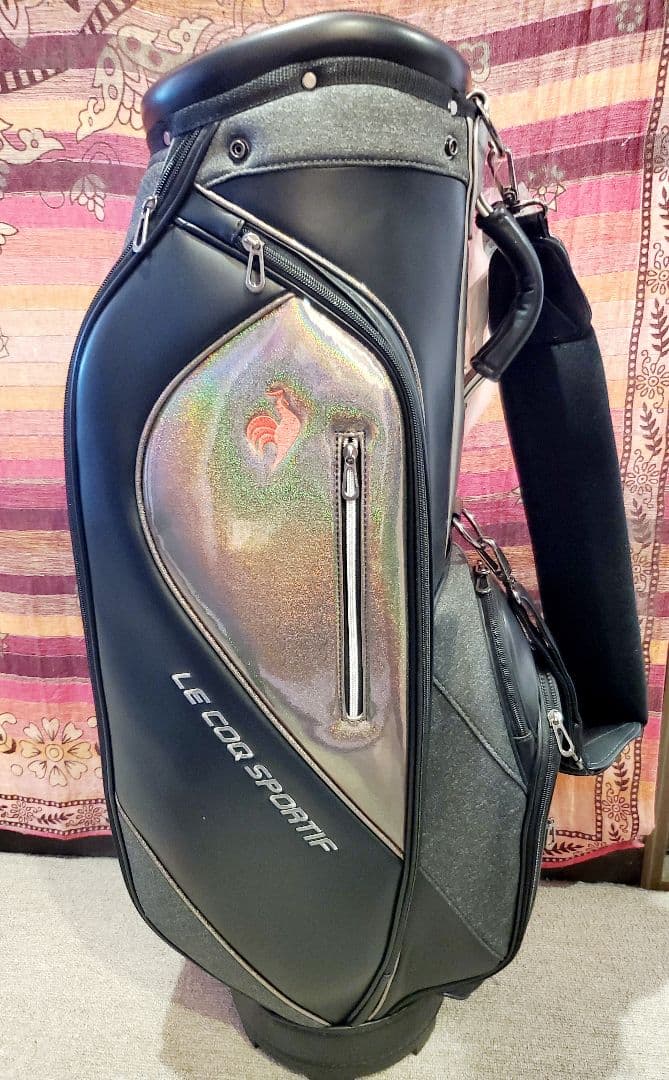 ラ*ィ様 未使用品　LE COQ SPORTIF ゴルフバッグ 黒・メタリック