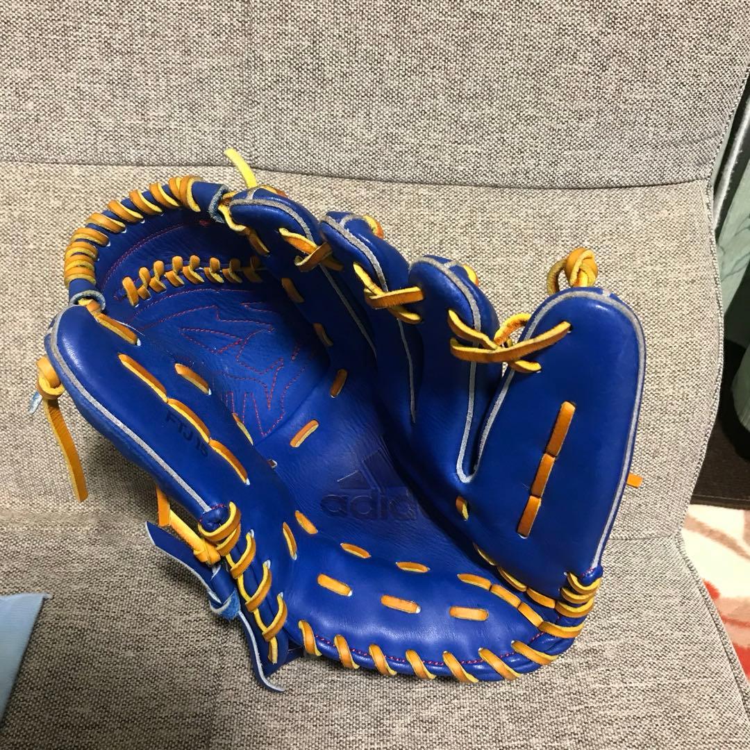 極美品 アディダス 投手用グラブ 廃盤 則本モデル 軟式 超希少品
