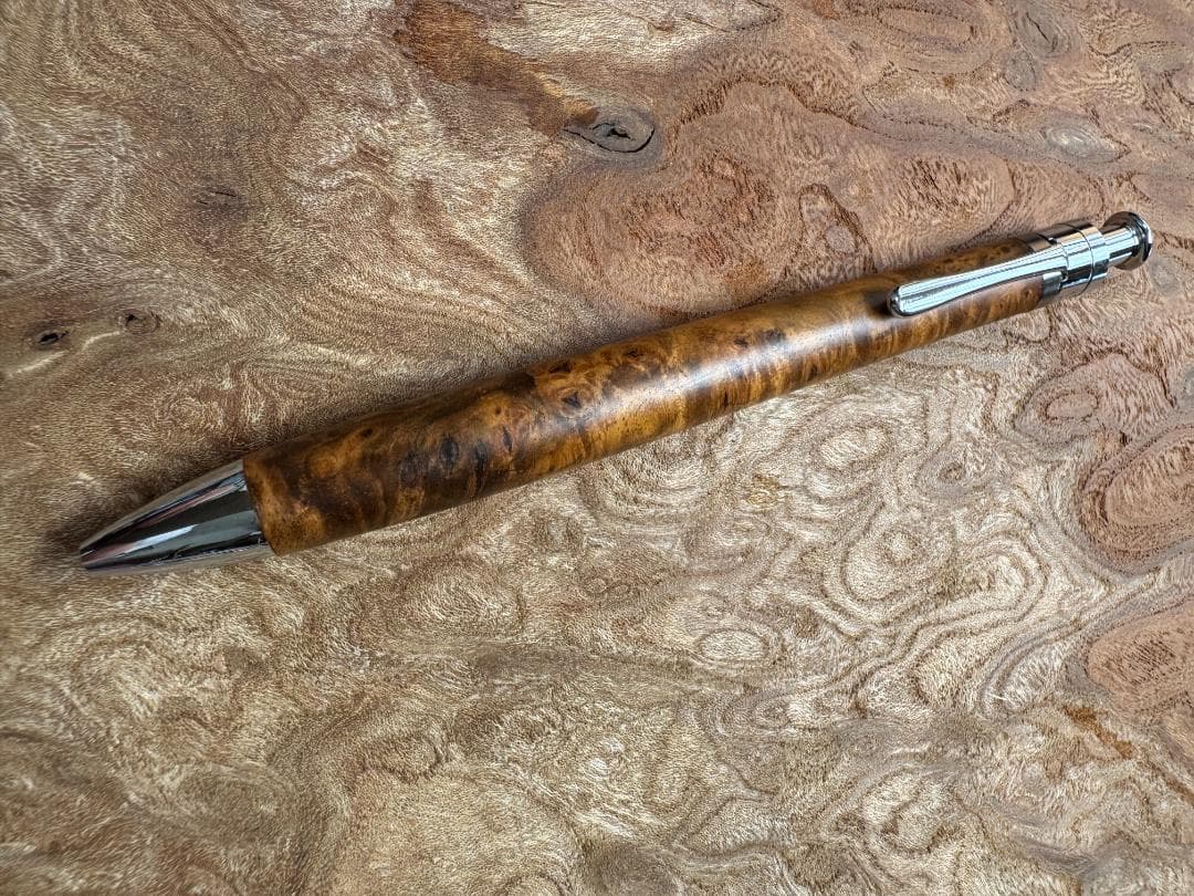 【工房楔　木軸ペン】クルミ こぶ杢