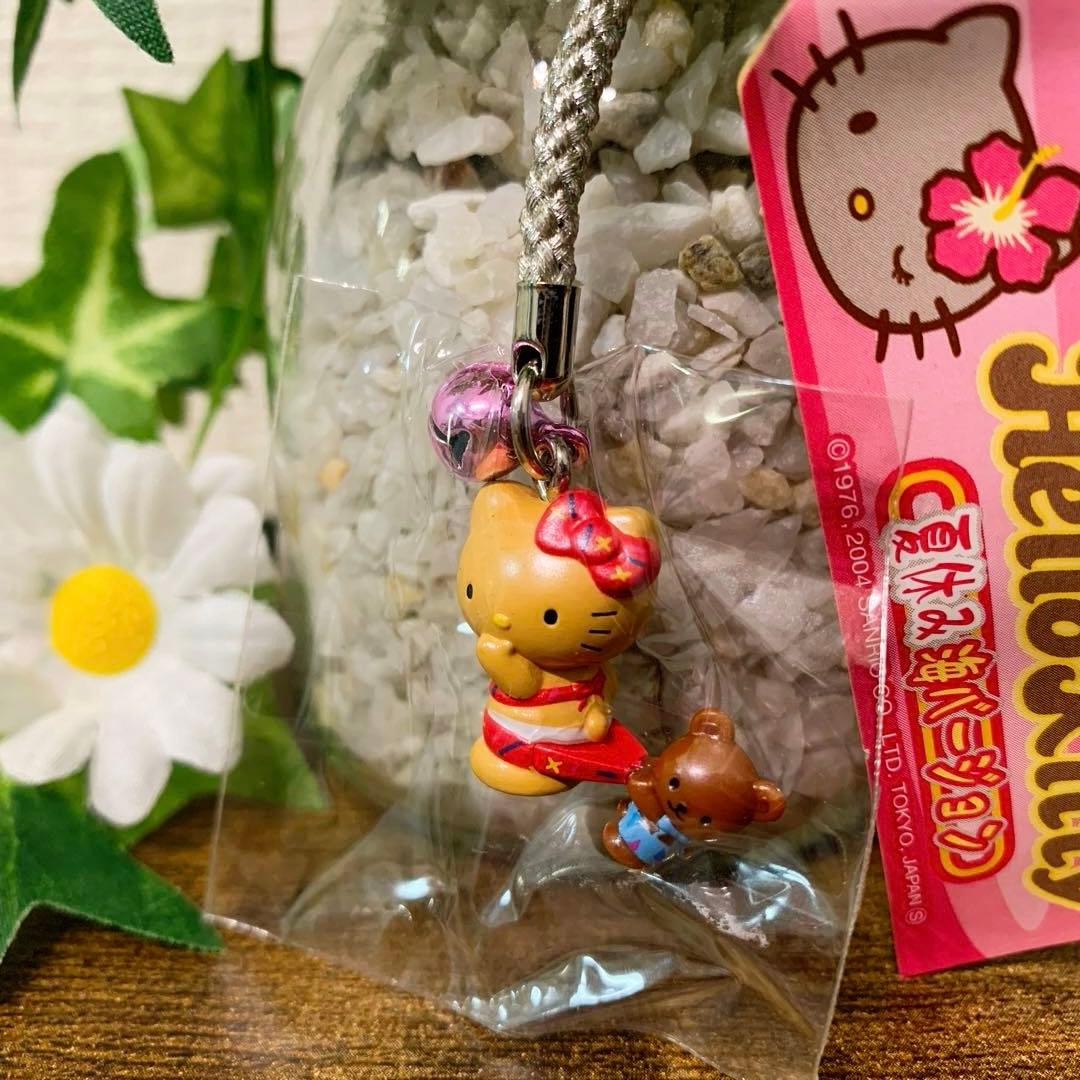 レア　夏休み海バージョン　ハローキティ日焼け　水着　クマ　根付けストラップ　希少