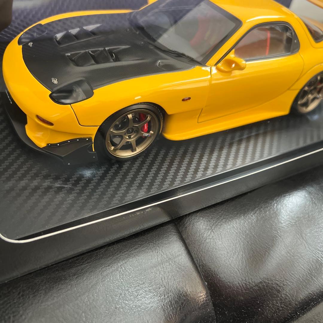 イグニッションモデル1/18 MAZDA RX-7 (FD3S) イエロー