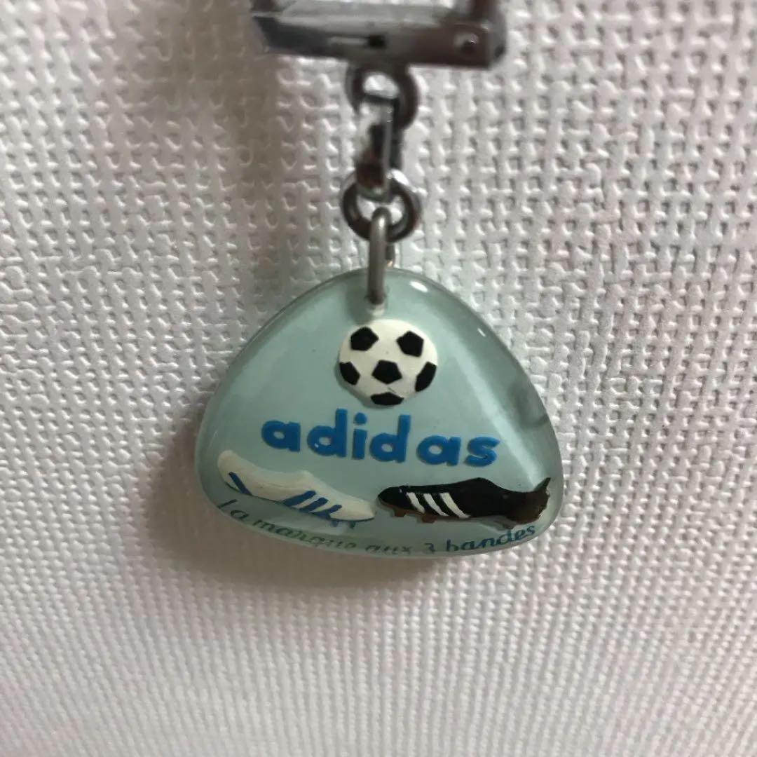 ヴィンテージ  フランス　ブルボンキーホルダー　adidas