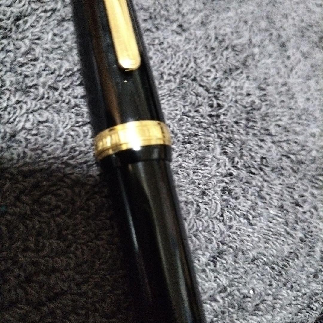 14K SAILOR 黒色プラスチック万年筆 金色装飾
