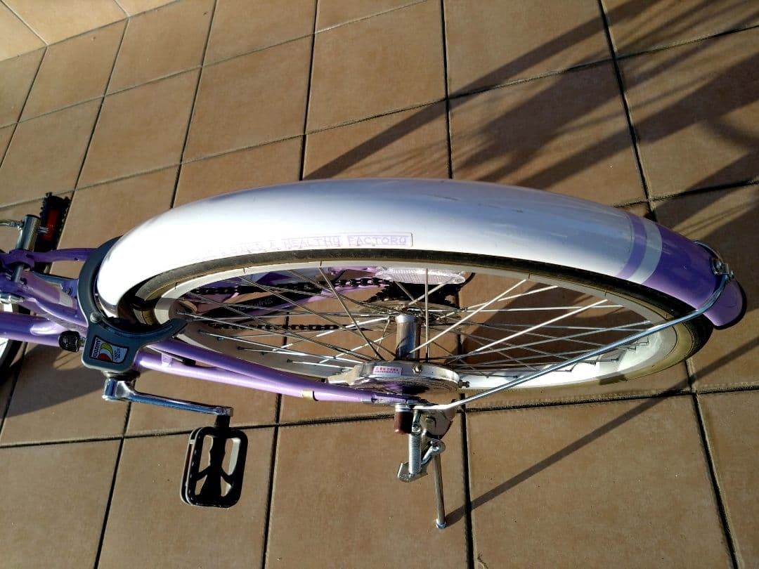 22インチ自転車 女の子 ヘルメット付き 引き取り限定