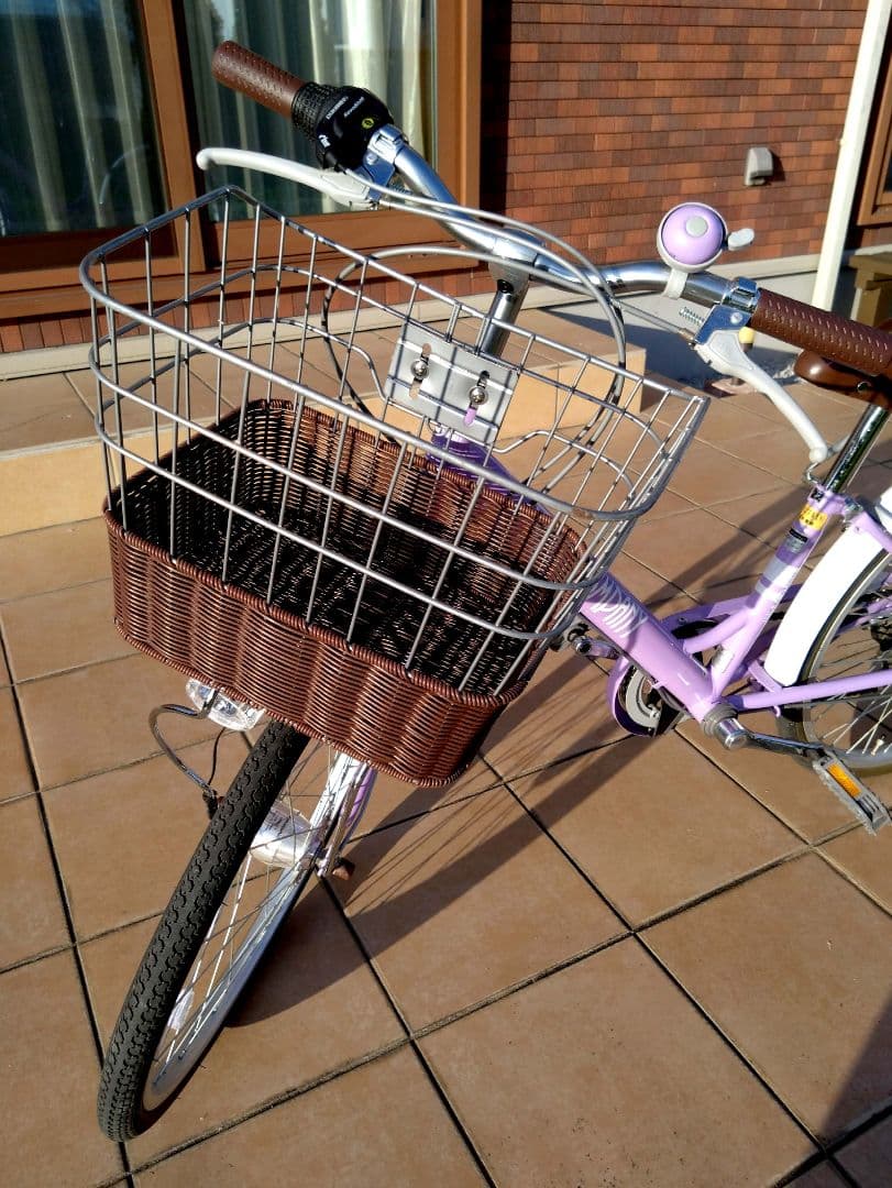 22インチ自転車 女の子 ヘルメット付き 引き取り限定