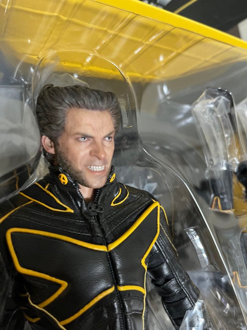 X-MEN: ウルヴァリン 1/6スケールフィギュア