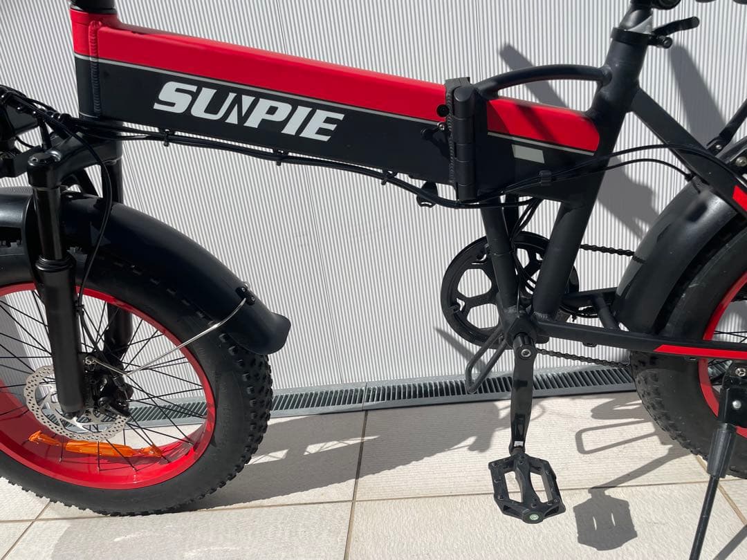 SUNPIE 電動アシスト自転車 折りたたみ式 電動自転車 走行少ない 黒/赤