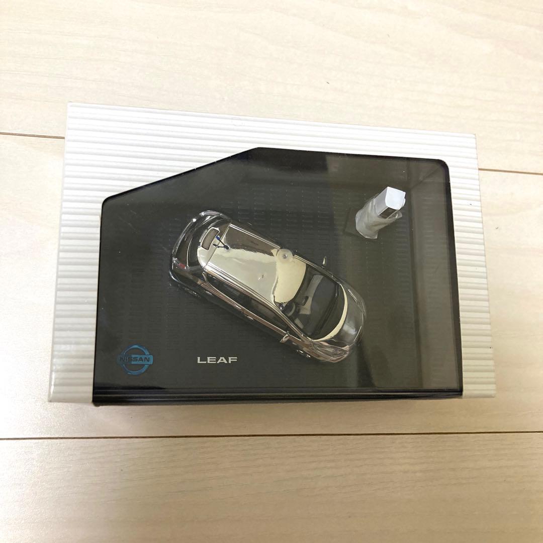 【未開封】日産モデルカーコレクション リーフLEAF ZE0 クロム色