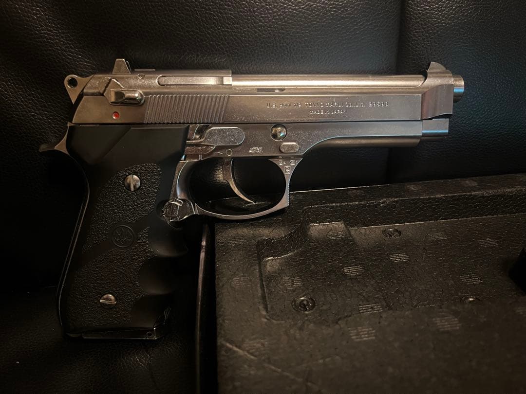 東京マルイ M92F クロームステンレス ガスガン　ガスブローバックガン