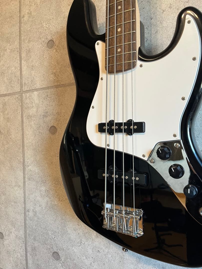 ベース Squier Jazz Bass Affinity
