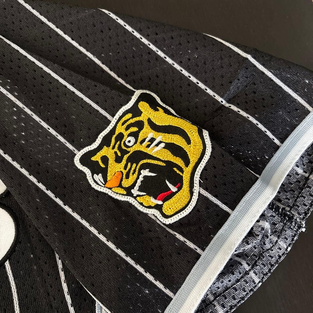 阪神タイガース　黒ユニフォーム　ミズノ　Oサイズ