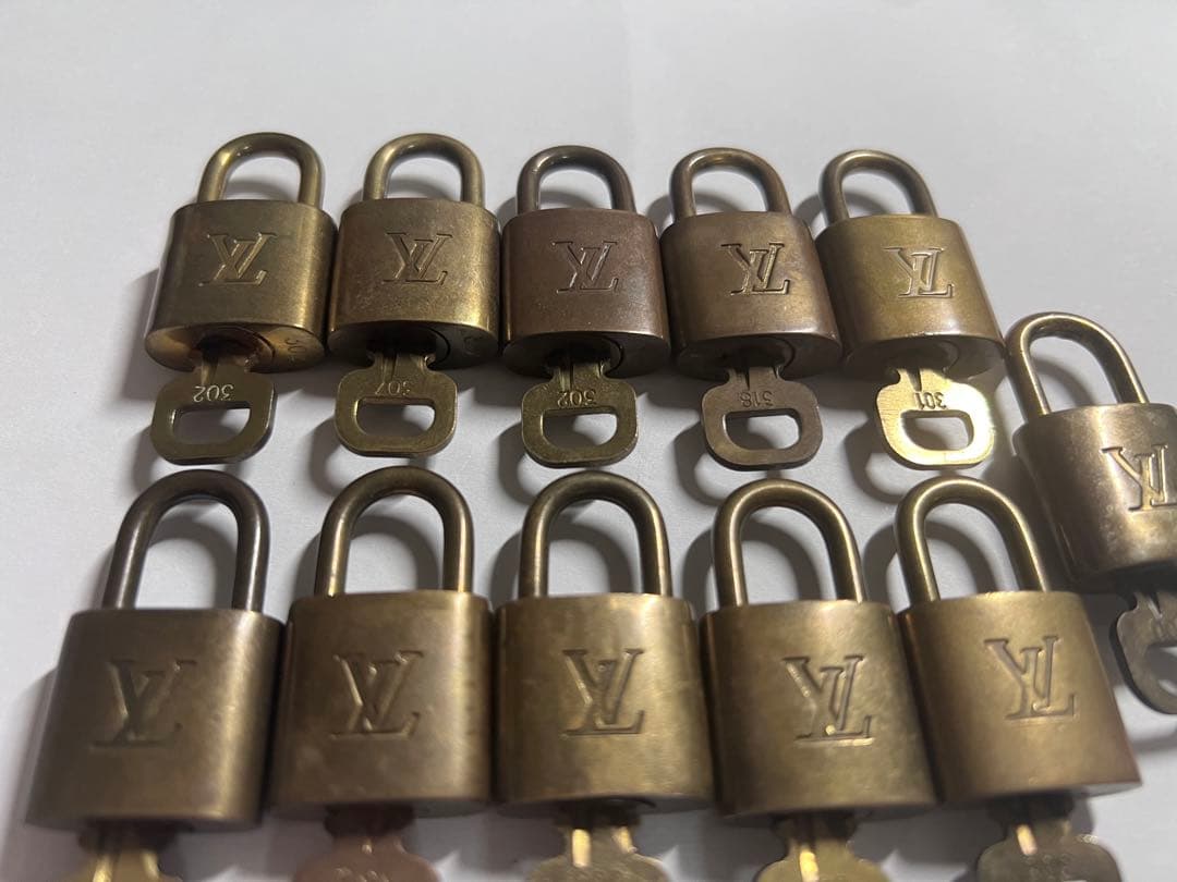LVルイヴィトン南京錠カデナと鍵11点セット
