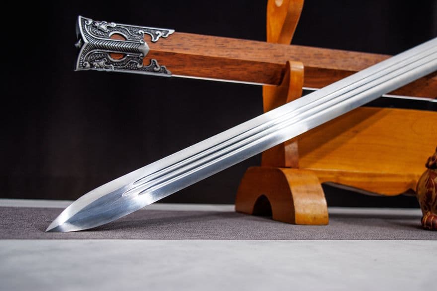 秦王-銀蛟 古兵器 刀装具 日本刀　模造刀 居合刀 武士道 鑑賞用 漢剣 美術刀