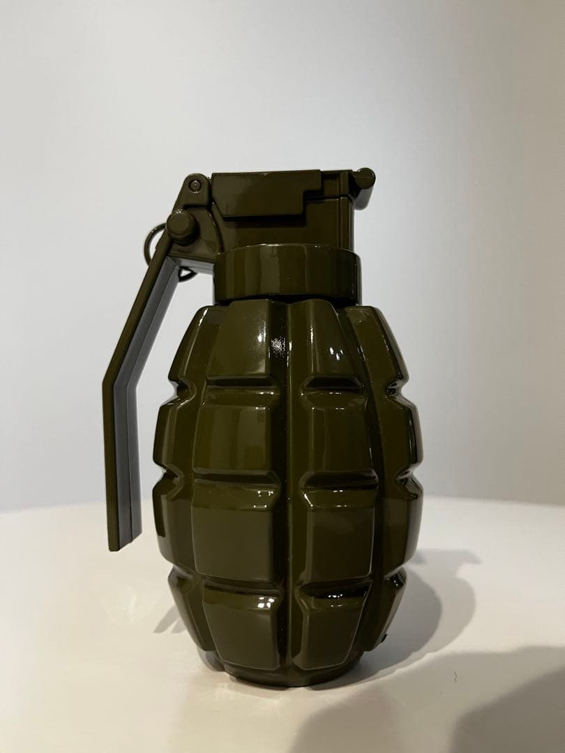 新品未使用 BRUNT 手榴弾 グレネード 調味料入れ ブラント　オリーブ
